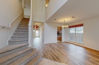 611 Blue Sky Dr in Arlington, TX - Building Photo - Building Photo