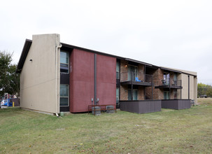 Arroyo Vista Apartments in Mesquite, TX - Building Photo - Building Photo