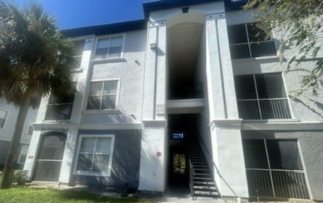 5807 Legacy Crescent Pl