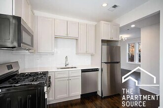 3749 W School St, Unit 1 in Chicago, IL - Building Photo - Building Photo