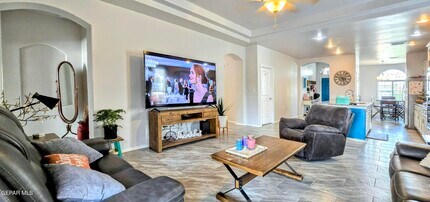 683 Codford in El Paso, TX - Building Photo - Building Photo