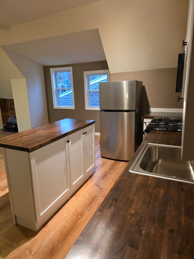 5487 Hays St, Unit 3 in Pittsburgh, PA - Building Photo - Building Photo