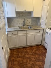 241 Myrtle Rd, Unit E in Burlingame, CA - Building Photo - Building Photo