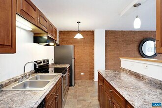 1800 Jefferson Park Ave in Charlottesville, VA - Building Photo - Building Photo