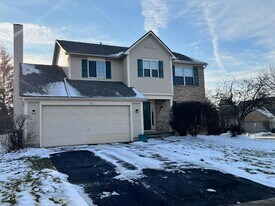 8596 Oak Creek Dr in Lewis Center, OH - Building Photo