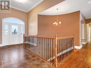 6790 Suncrest Dr in Ottawa, ON - Building Photo - Building Photo