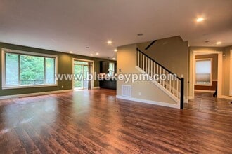 964 W S Cir in Washougal, WA - Building Photo - Building Photo