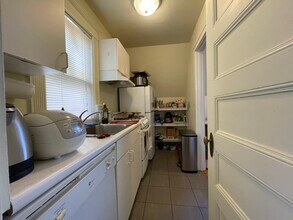 81 College Ave in Somerville, MA - Foto de edificio - Building Photo