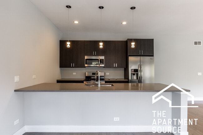 2348 N Lister Ave in Chicago, IL - Building Photo - Building Photo