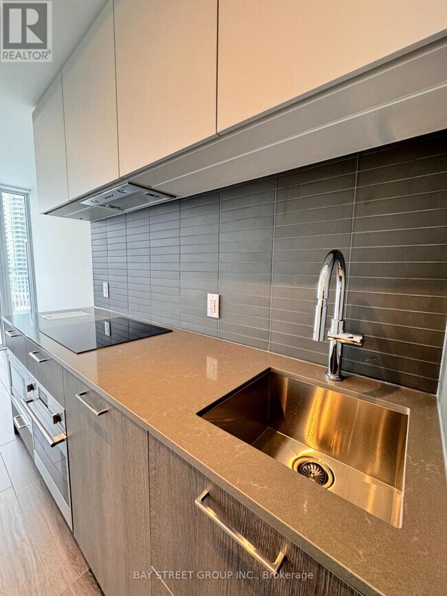 36 Olive Ave in Toronto, ON - Building Photo - Building Photo