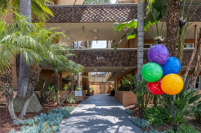 Terraces at South Pasadena Apartments in South Pasadena, CA - Building Photo - Building Photo