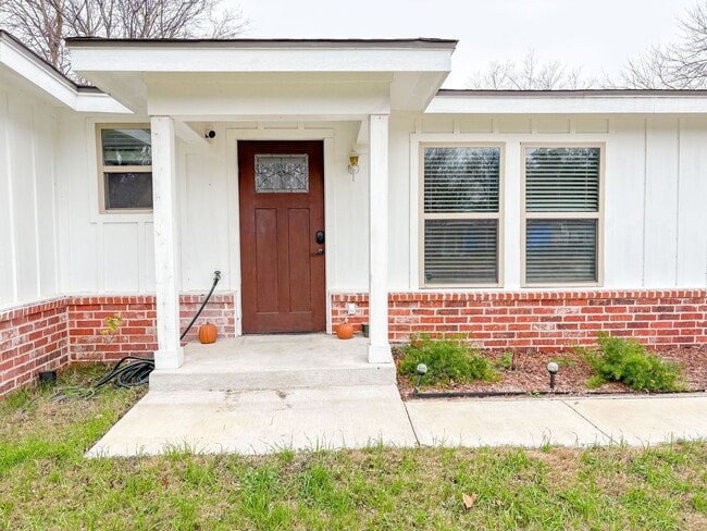 110 Brewster St in Robinson, TX - Foto de edificio - Building Photo