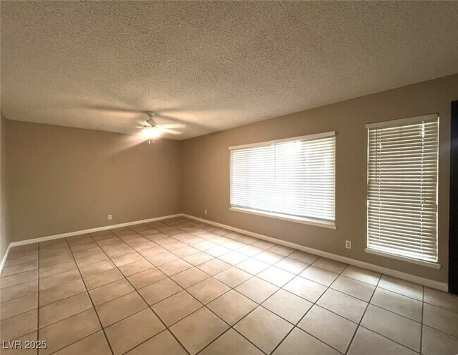 4628 Michillinda Ln in Las Vegas, NV - Building Photo - Building Photo