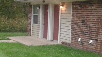 Lindentree Apartments in Lacygne, KS - Building Photo