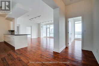 80 John St in Toronto, ON - Building Photo - Building Photo