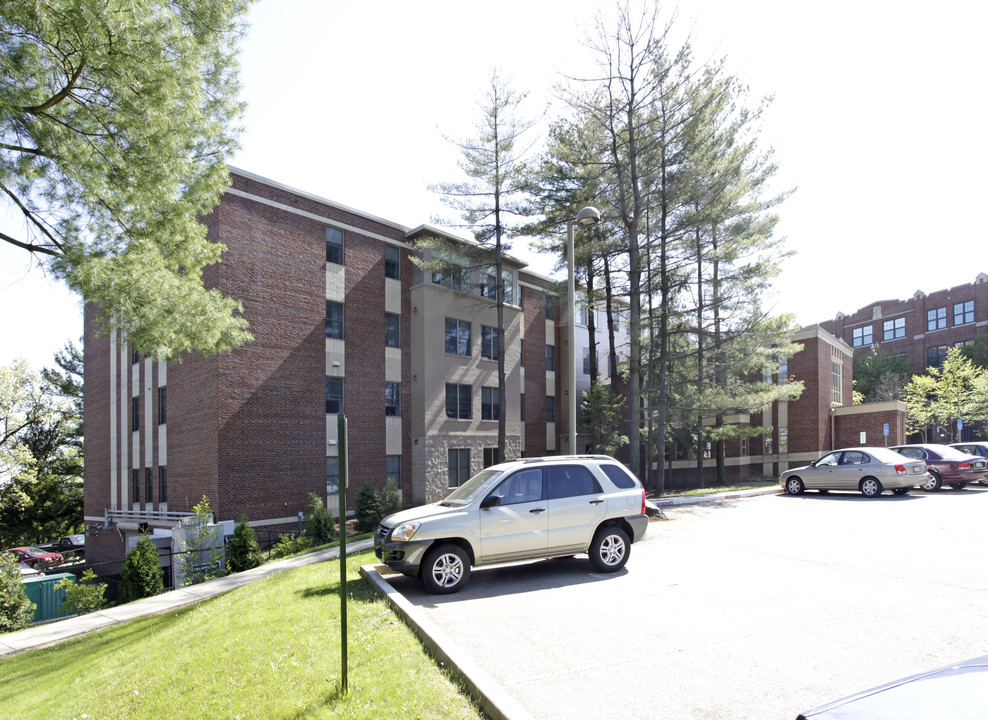 Woodcrest Retirement Residence in Coraopolis, PA - Foto de edificio