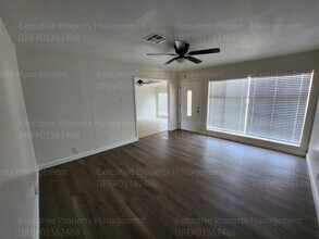 420 Larry St in Bakersfield, CA - Building Photo - Building Photo