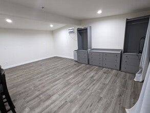 728 Stepney Pl in Inglewood, CA - Foto de edificio - Building Photo