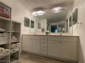 1130 Partridge Cir in Naples, FL - Building Photo