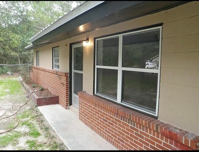 277 Grandview Ave in Valparaiso, FL - Foto de edificio - Building Photo