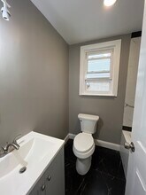 169 Claremont Ave, Unit 1 in Jersey City, NJ - Foto de edificio - Building Photo