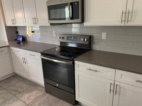 9842 Red Eagle Dr in Orlando, FL - Building Photo - Building Photo