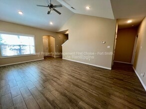 9901 Landry Dr in Fort Smith, AR - Building Photo - Building Photo