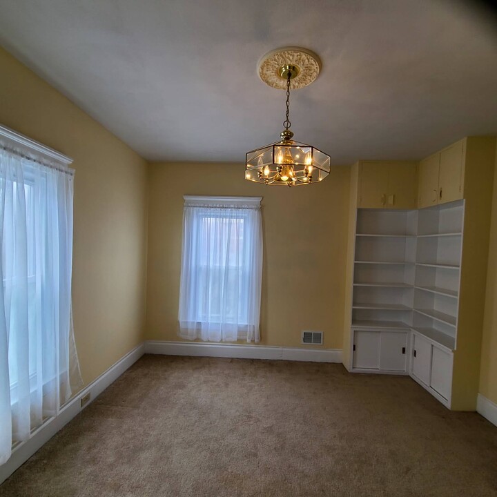 715 N McBride St, Unit 2nd Floor in Syracuse, NY - Building Photo