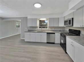 2559 Clifton Springs Manor, Unit 1 in Decatur, GA - Building Photo - Building Photo