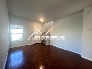 8112 Creeping Willow Ln in Sacramento, CA - Building Photo - Building Photo