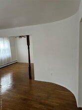 162 Rolling St in Malverne, NY - Building Photo - Building Photo