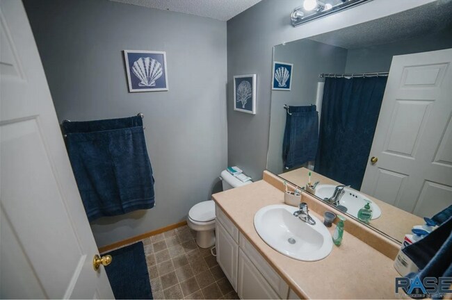 7107 56th St in Sioux Falls, SD - Building Photo - Building Photo