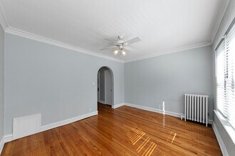 2344 W School St, Unit 2342-1 in Chicago, IL - Building Photo - Building Photo