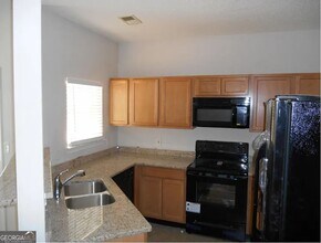 2306 Nicole Dr in Hampton, GA - Building Photo - Building Photo