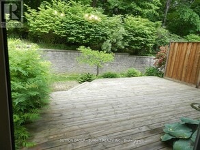 5490 Glen Erin Dr in Mississauga, ON - Building Photo - Building Photo