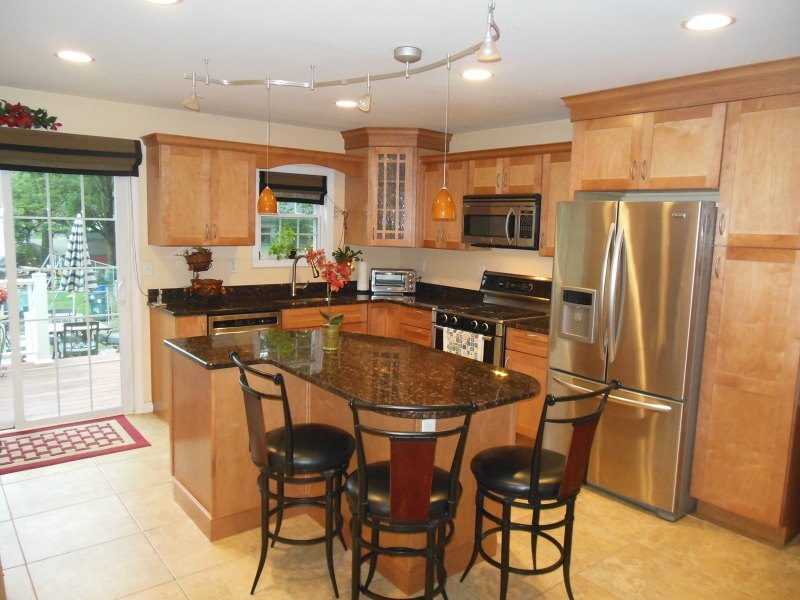 12 Sine Rd in Edison, NJ - Building Photo