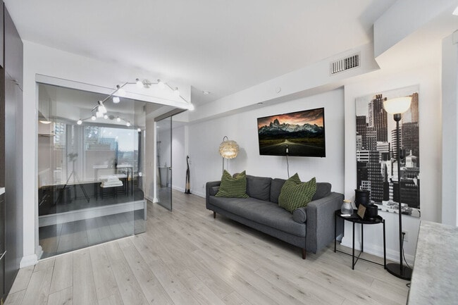 155 Yorkville Ave