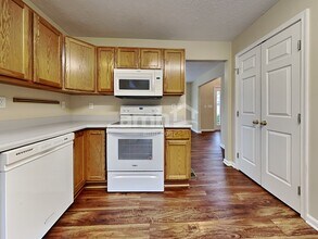 8000 Trinity Shore Cir in Liberty Township, OH - Building Photo - Building Photo