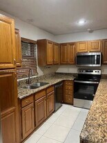 444 Pine Cir in Boca Raton, FL - Building Photo