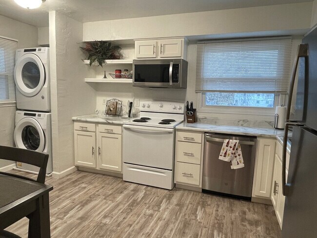 915 W Weiland Ave, Unit SI ID1296524P in Appleton, WI - Building Photo - Building Photo