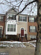 11921 Little Seneca Pkwy in Clarksburg, MD - Foto de edificio - Building Photo