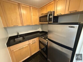 EAST 36 STREET in New York, NY - Building Photo - Building Photo