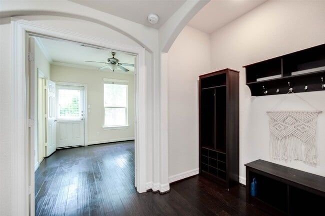 property at 2710 Shadybrook Meadow Dr