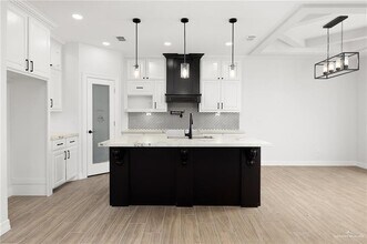 17 Sunrise Ln in Weslaco, TX - Building Photo - Building Photo