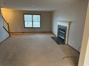 5579 Eagle Harbor Dr in Westerville, OH - Building Photo - Building Photo