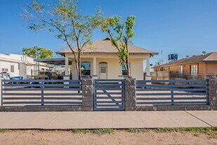 1341 E Fillmore St in Phoenix, AZ - Building Photo