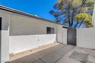 4683 Calderwood St in Las Vegas, NV - Building Photo - Building Photo