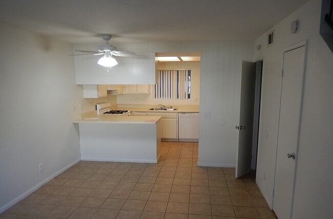 28691 Calle del Lago, Unit B
