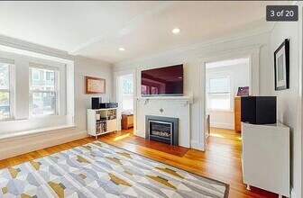 32 Holden Rd in Belmont, MA - Building Photo - Building Photo