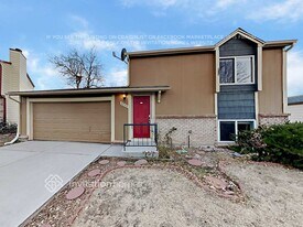 4253 S Quintero Ct in Aurora, CO - Building Photo